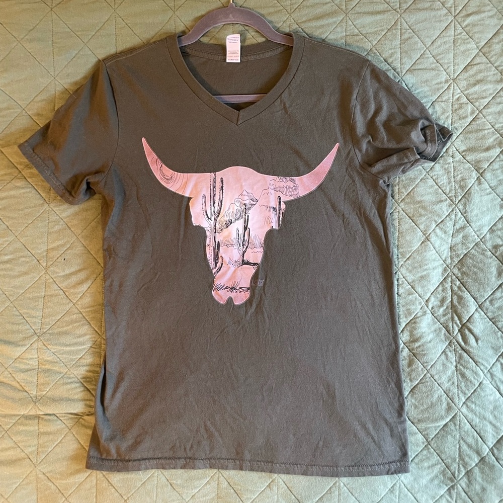 Olive Western T-Shirt with Cow Skull Desert Shirt- Size Small